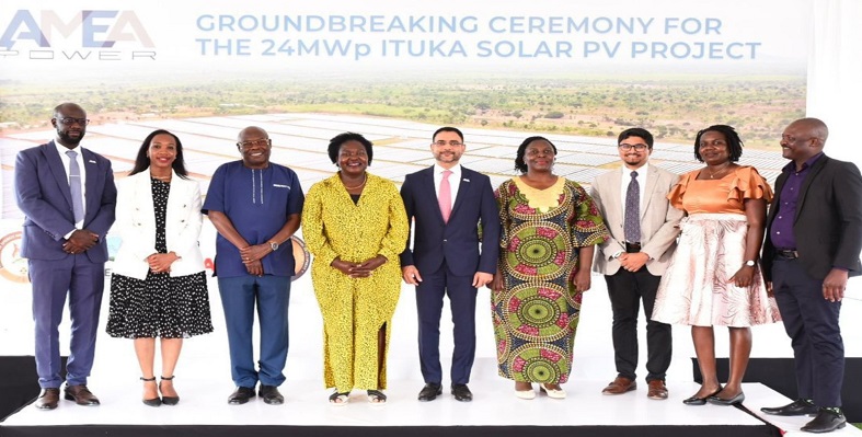 A picture of the groundbreaking ceremony with key officials posing for a picture. 