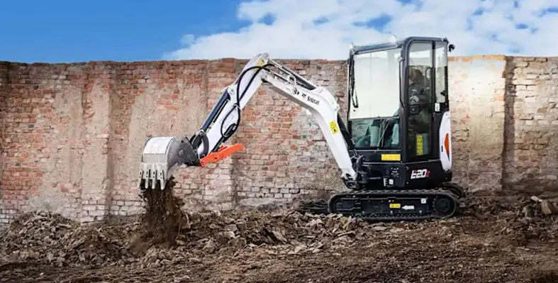 Bobcat's_new_1-2t_mini excavator_on_a_construction_site