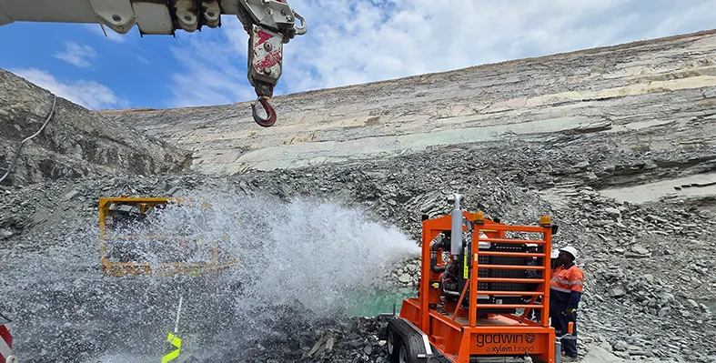 Imtergerated_pump_technology's_eqipment__used_for_mining_on_the_field