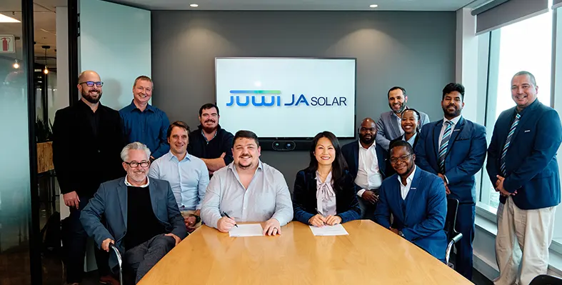 JUWI_JA_Solar_team