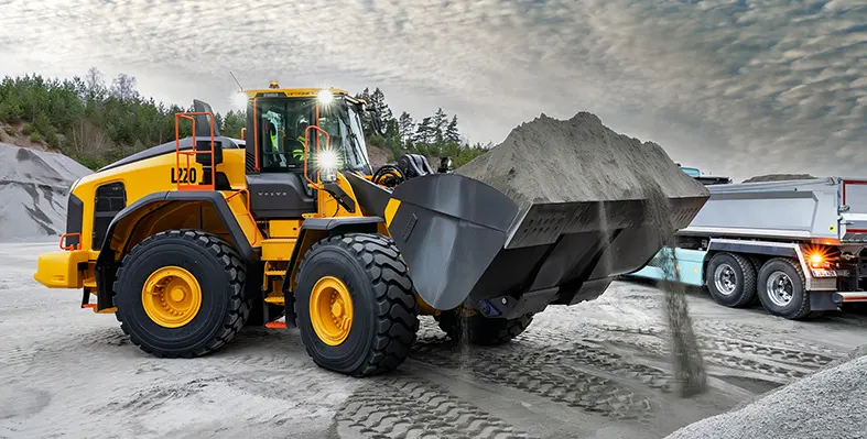 The latest Volvo wheel loaders comes with standard cutting-edge automation to simplify your workday. (Image source: Volvo CE) Volvo's_L220_trucks