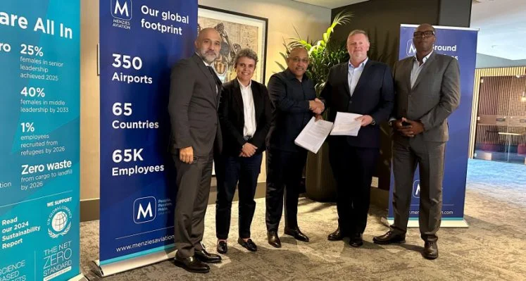 New joint venture strengthens Angola’s air services. (Image source: Menzies Aviation) Companies_representatives_with_the_MoU