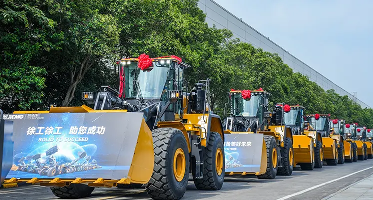XCMG_Machineries_lined_up
