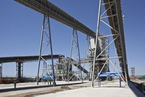 Picture_3_of_the_Mogalakwena_Mine_Copyright_ABB._Platinum_ore_is_conveyed_from_the_feed_silos_to_the_primary_crusher