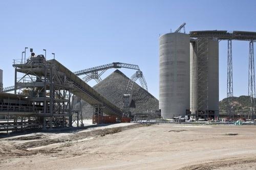 Picture_of_the_Mogalakwena_Mine_in_Limpopo_province_South_Africa._Copyright_ABB._Stockpile_feed_silo_and_conveyors