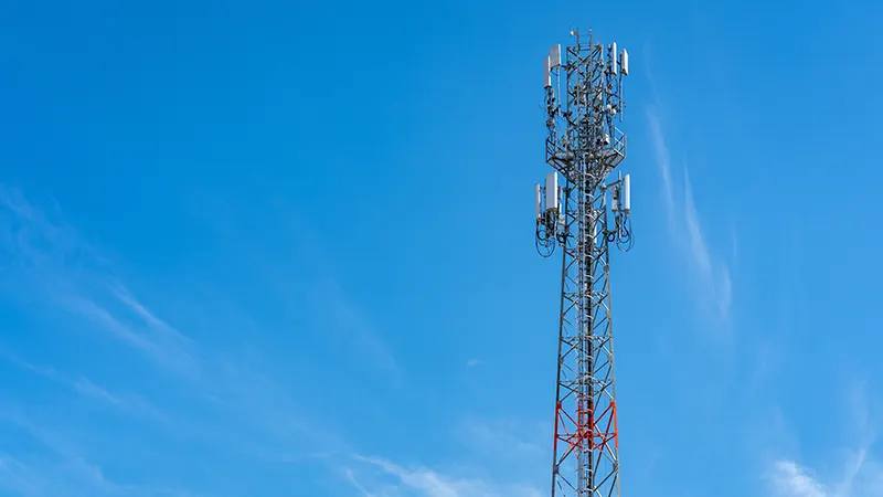 Orange and Camusat team up to cut CO₂ emissions from telecom infrastructure and advance net zero goals Telecommunication_tower_facing_the_sky