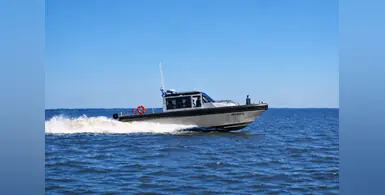 Metal-Shark-38-Defiant-patrol-boat