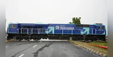 blue-TransGuinéen-locomotive-railway