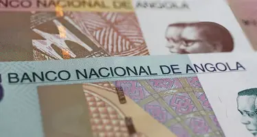 An image of Angolan currency. 