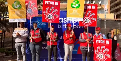 People_from_the_city_spreading_a_message_with_hoardings