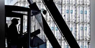 Maersk's_container_truck