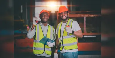 Workers_in_a_manufaturing_facility