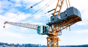 A picture of the new Potain MCR 305 luffing jib tower crane from Manitowoc.