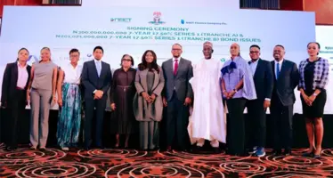 Nigerian_business_people_stage_group_shot