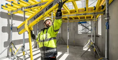 A_Doka_employee_fixing_formwork