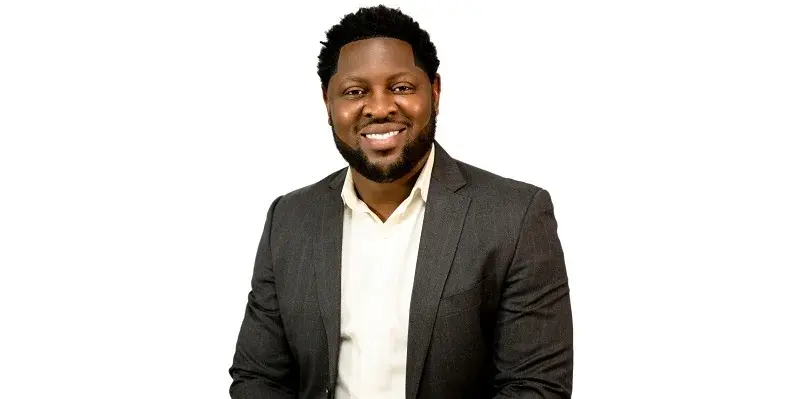 A headshot of Oluwole Eweje.