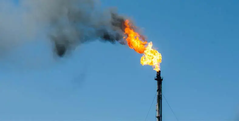 Gas_flaring_activity_in_action