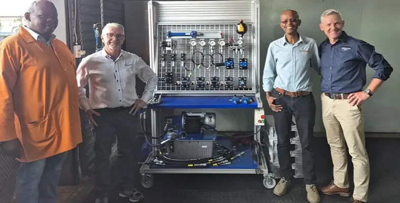 Key stakeholders from Bosch Rexrtoh posing for a picture with the new solution.