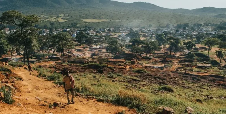 A picture of a local mining community.