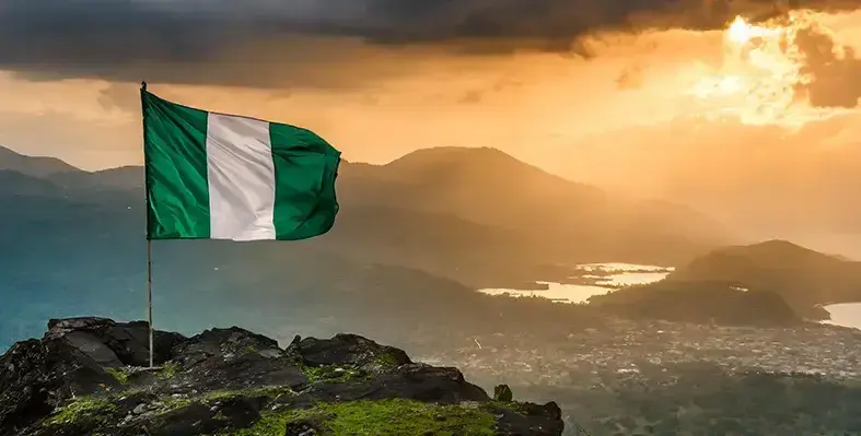 nigeria_flag_mountain_view