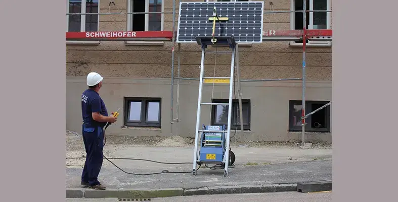 solar_panel_lifting_construction_SkyJacks