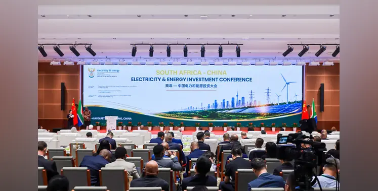 Business-conference-delegates-hall