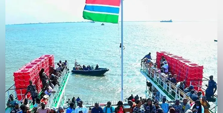 Gambia_ferry_flag_passengers