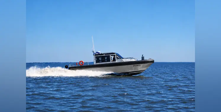 Metal-Shark-38-Defiant-patrol-boat