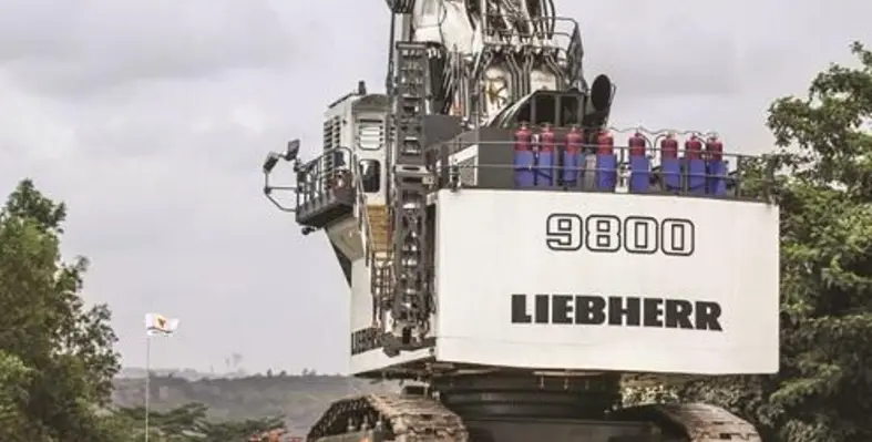 African Review article pic FLATWEB 1