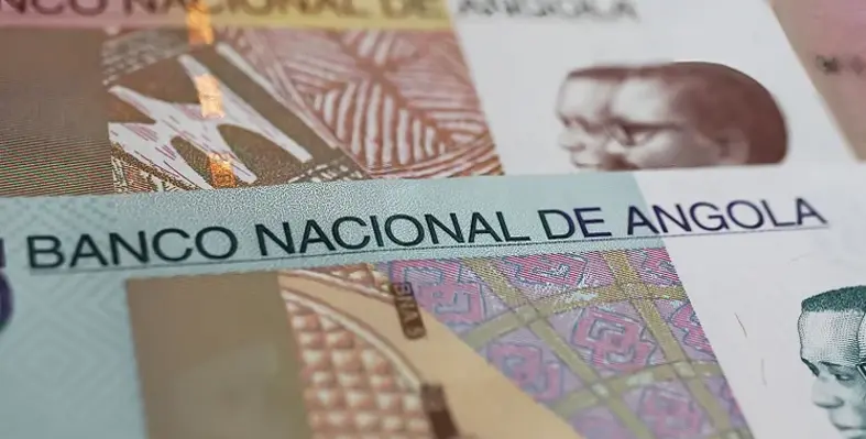 An image of Angolan currency. 