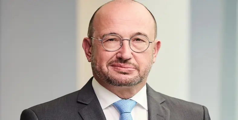 A headshot of Dietmar Siersdorfer 