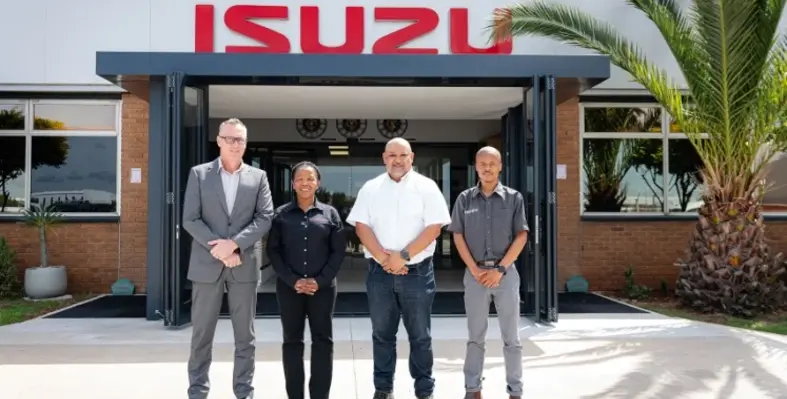 Representatives_of_Isuzu_Datacentrix