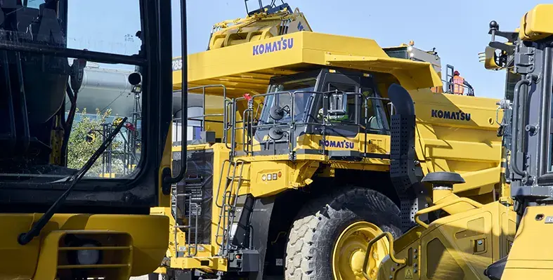 Komatsu's_new_electric_truck_PC7000-11E