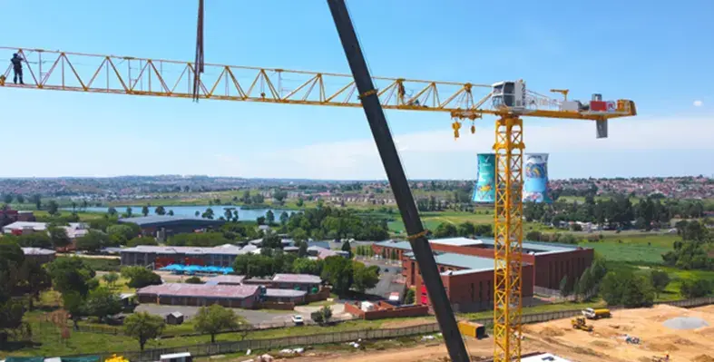 Manitowoc's_Potain_Crane_tower