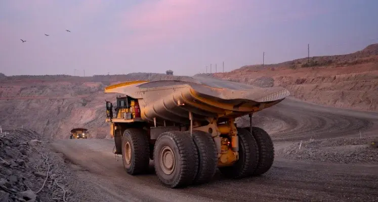 Trucks_in_the_mining_area