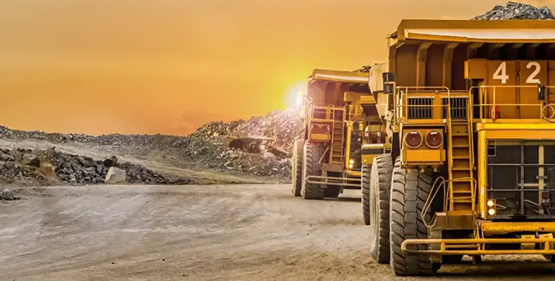 Trucks_in_the_mining_area