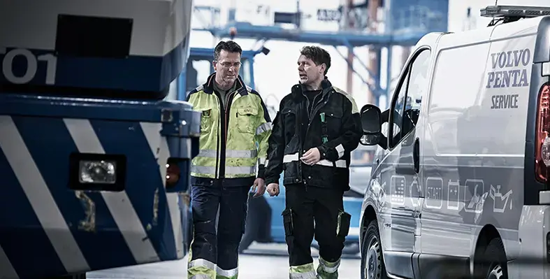 Volvo_Penta's_service_executives 