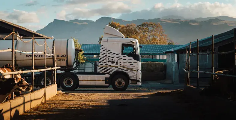 Volvo_Euro_6_FH_truck_on_the_road