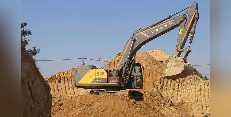 Volvo_EC300