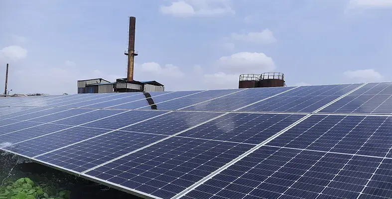 solar_panels_on_a_field