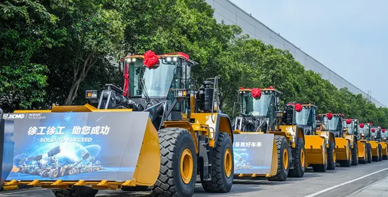 XCMG_Machineries_lined_up