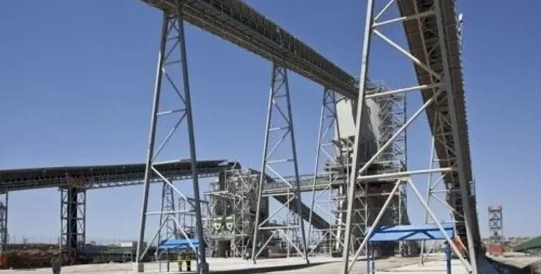 Picture_3_of_the_Mogalakwena_Mine_Copyright_ABB._Platinum_ore_is_conveyed_from_the_feed_silos_to_the_primary_crusher
